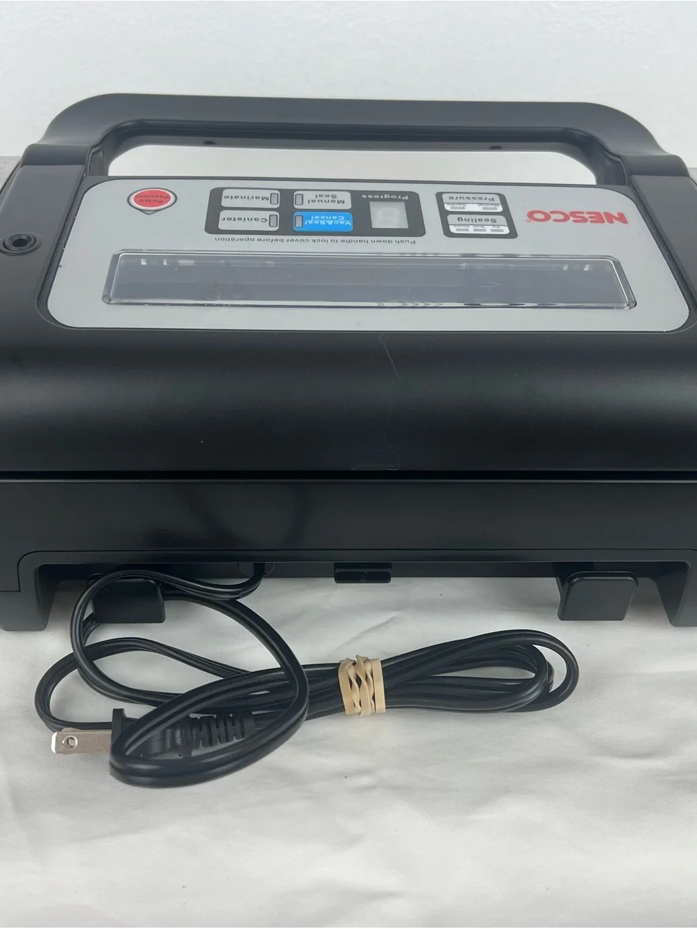 Nesco Deluxe Food VS-12 Vacuum Sealer Silver With Bags…. Works